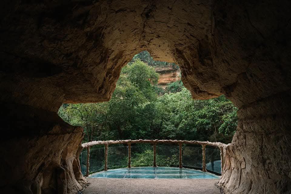 Sofomar Lodge and Sofomar Cave.