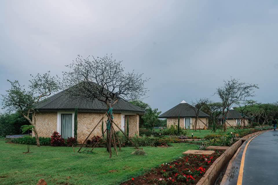 Sofomar Lodge and Sofomar Cave.