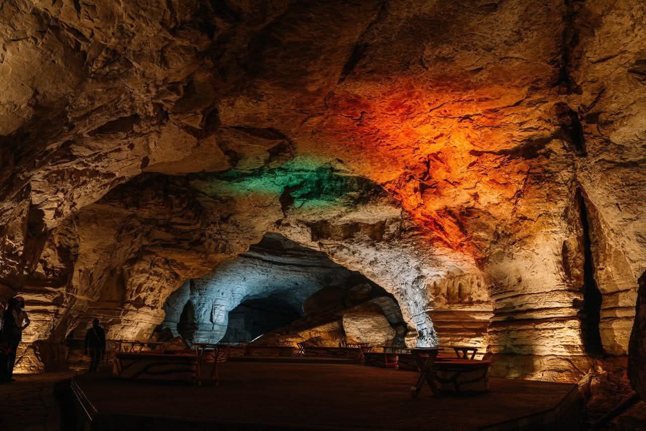 Sofomar Lodge and Sofomar Cave.